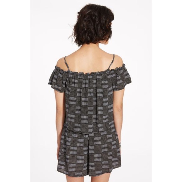 Lush Off The Shoulder Tie Front Romper Medium - Picture 3 of 13